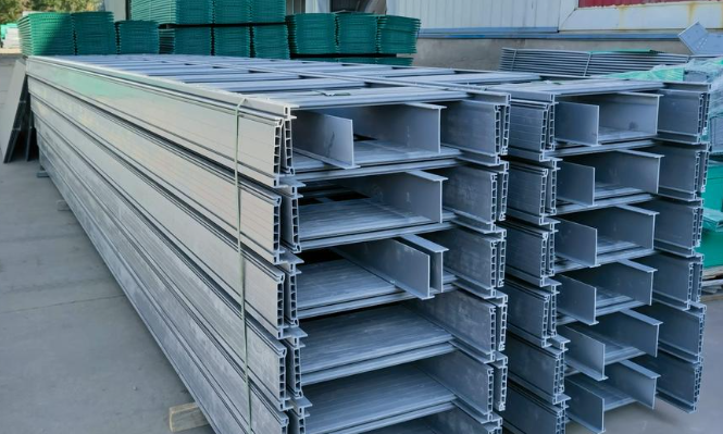 防火桥架:不止于阻燃,更在于为逃生救援争取时间!